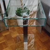 Very beautiful Marais International design pedestal table in 10mm clear glass