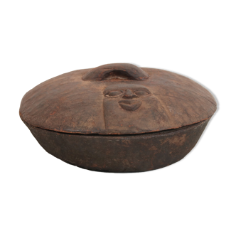 Ancient African Yoruba oracle bowl with Nigeria lid