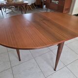 Round teak table in Scandinavian design from the late 1960s.