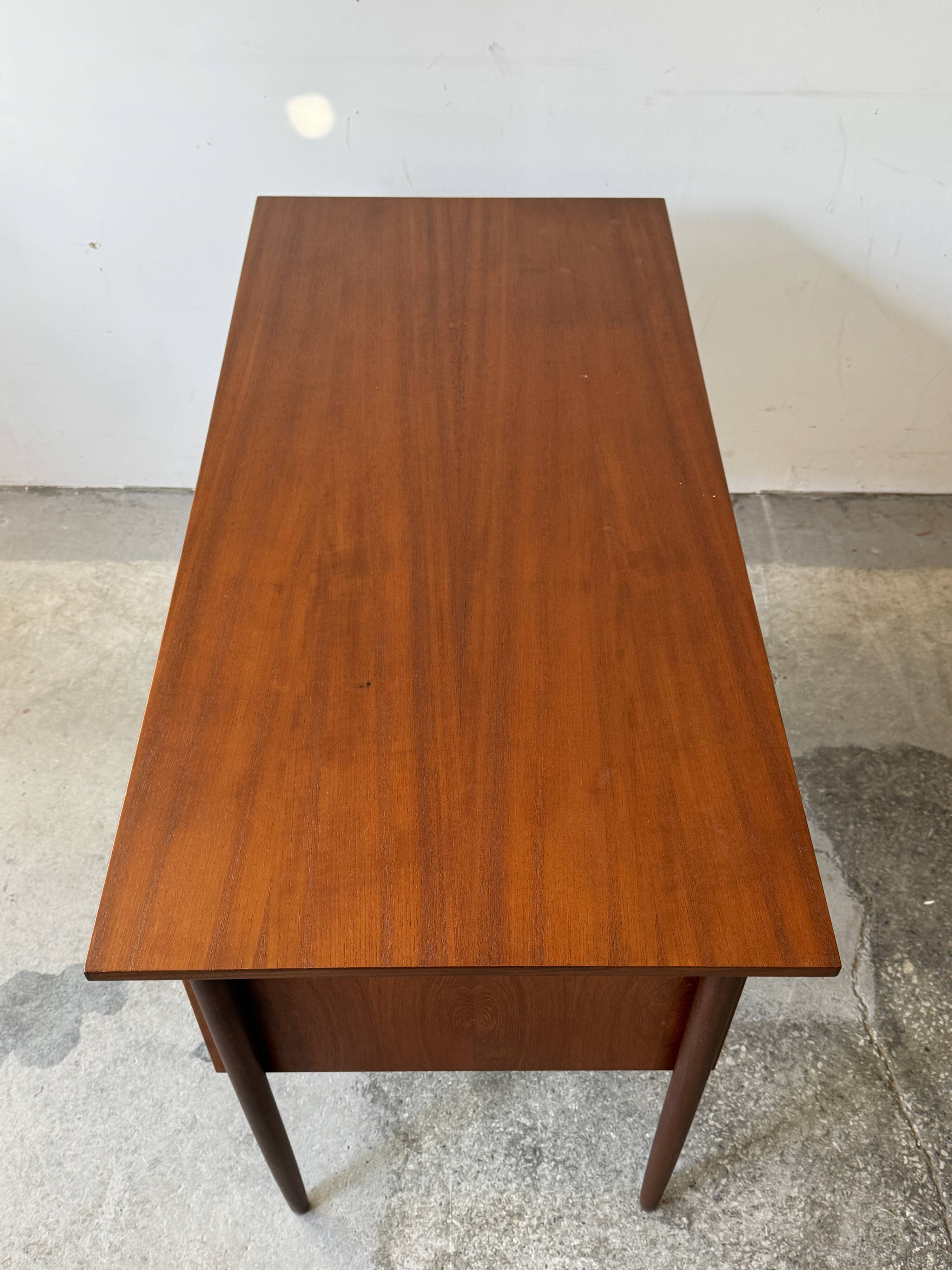 Teak desk, Denmark 60s/70s, vintage, mid-c modern