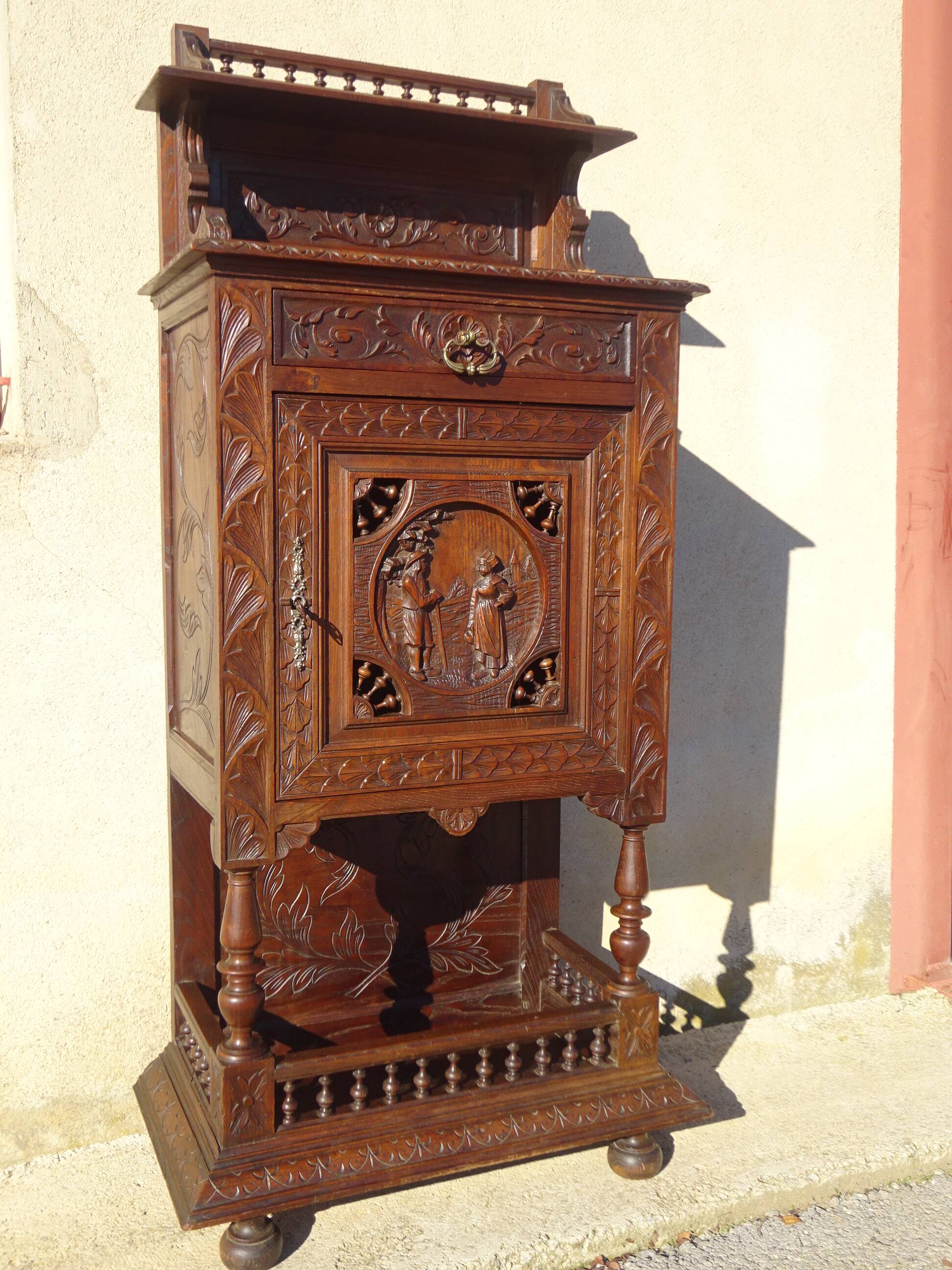 Old Breton dresser buffet