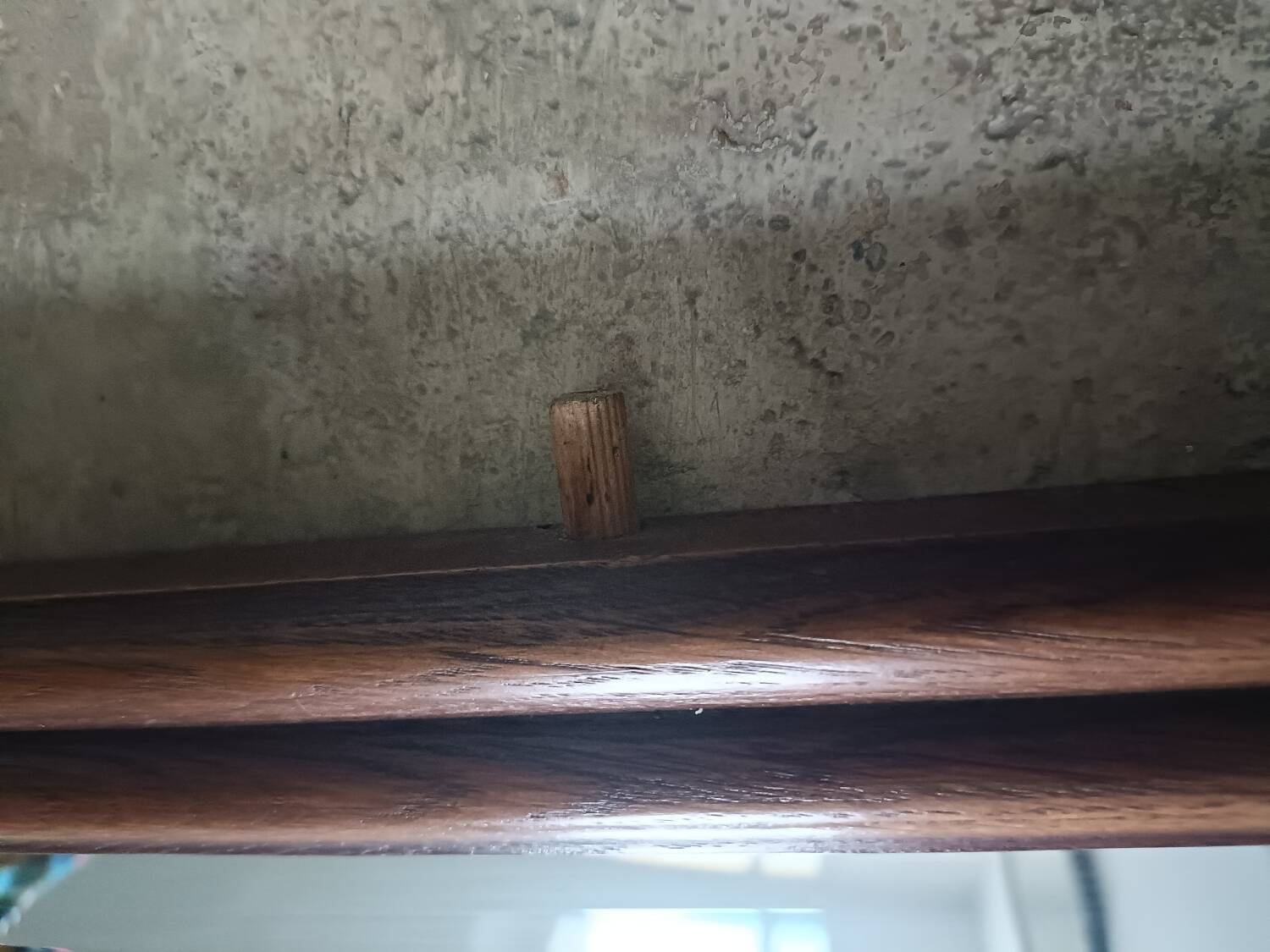 Beveled mirror in solid wood