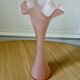Vase en verre poli rose