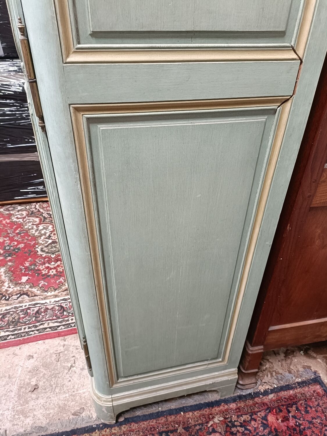 Classic wardrobe, 2 glass doors and interior mirrors