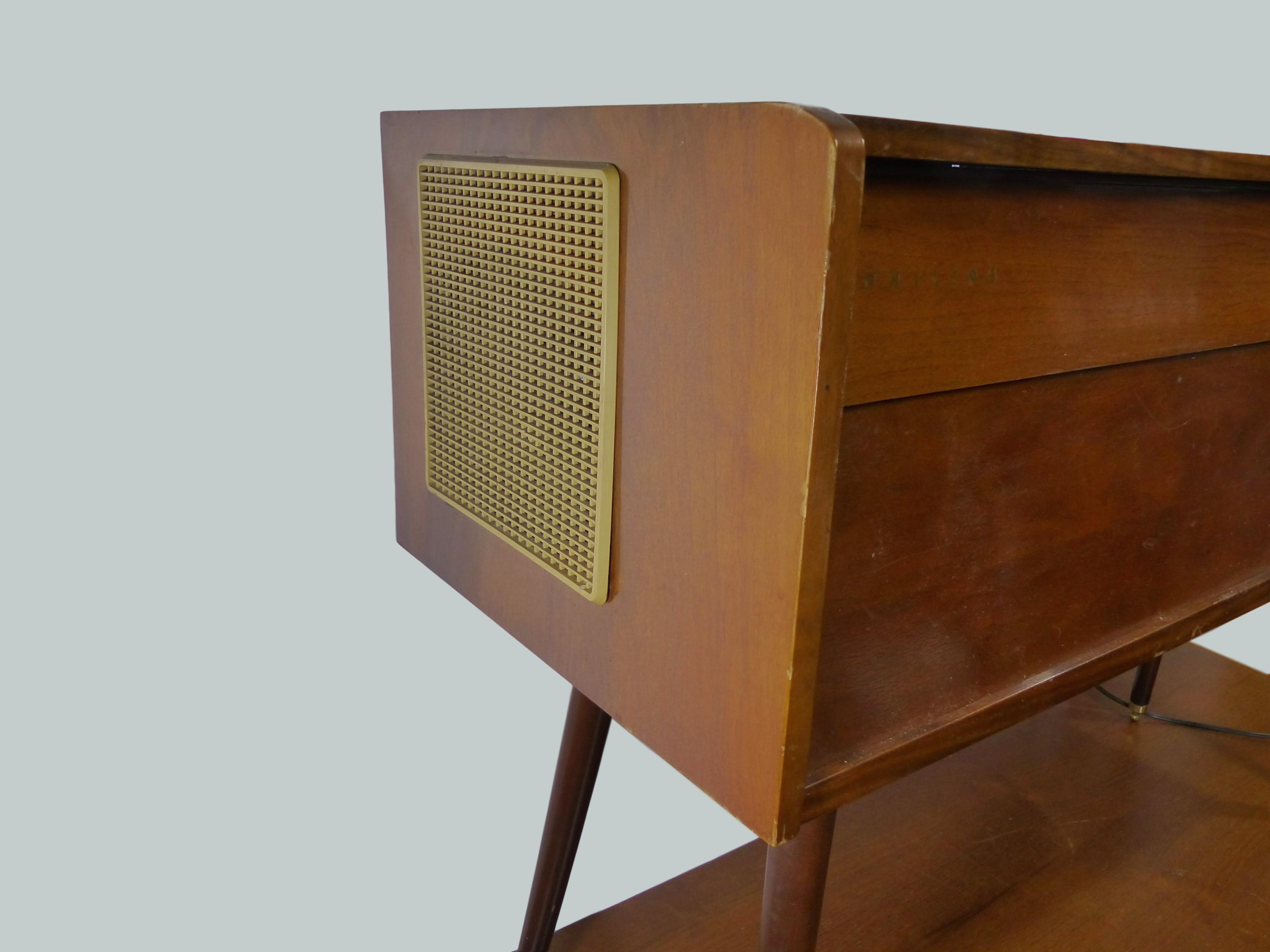 Sideboard with Philips Hifi system