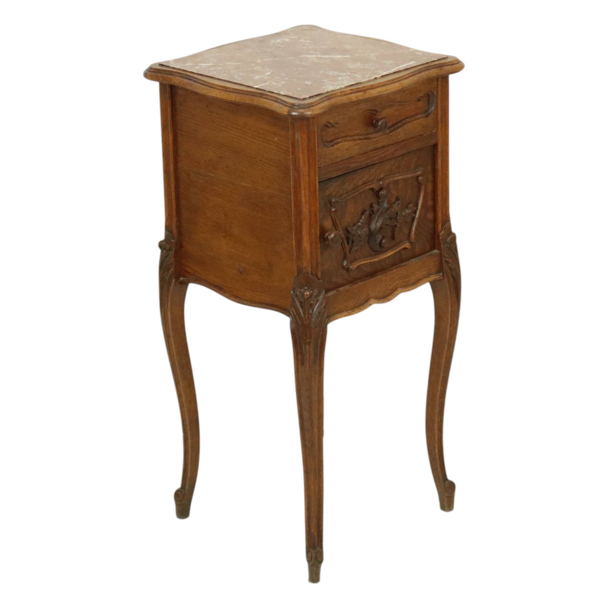 Table de chevet ancienne en chêne et marbre rouge de style Louis XV