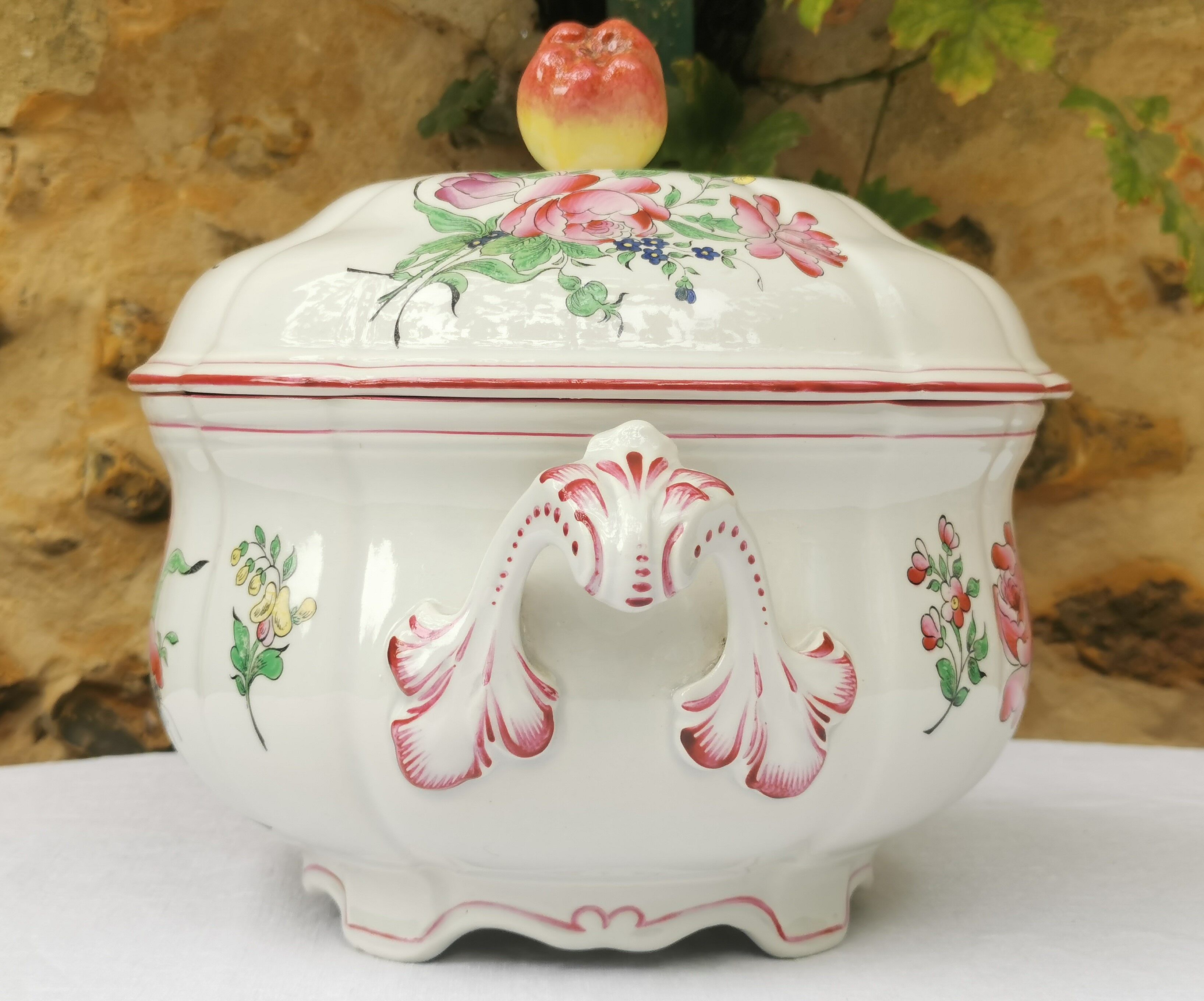 Soup tureen KG Luneville