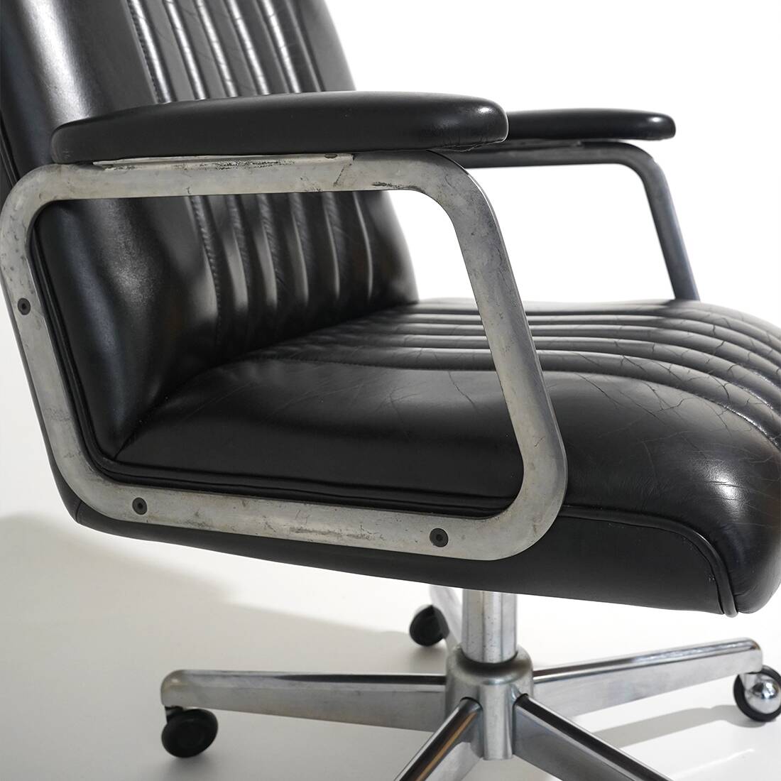 Office chair by Osvaldo Borsani for Tecno, 1960s