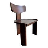 Chaise brutaliste en bois massif rétro
