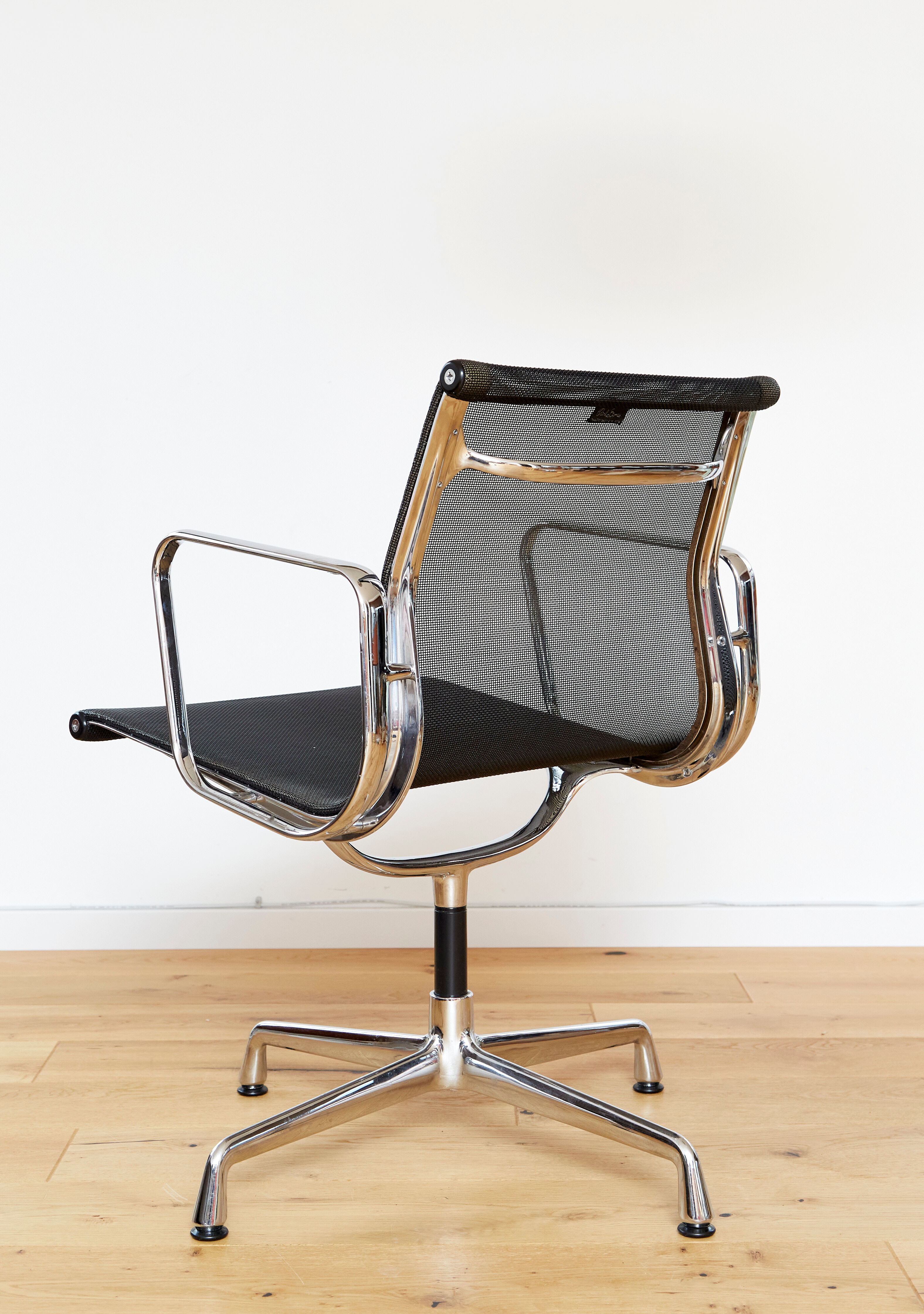 EA 108 Swivel Chair by Charles & Ray Eames for Vitra