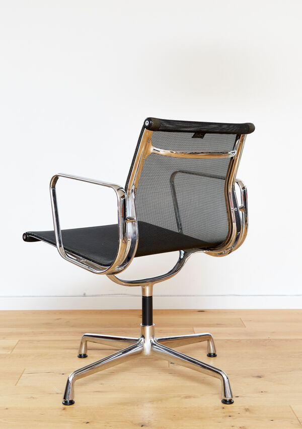 Fauteuil Pivotant Ea 108 Par Charles & Ray eames Pour vitra