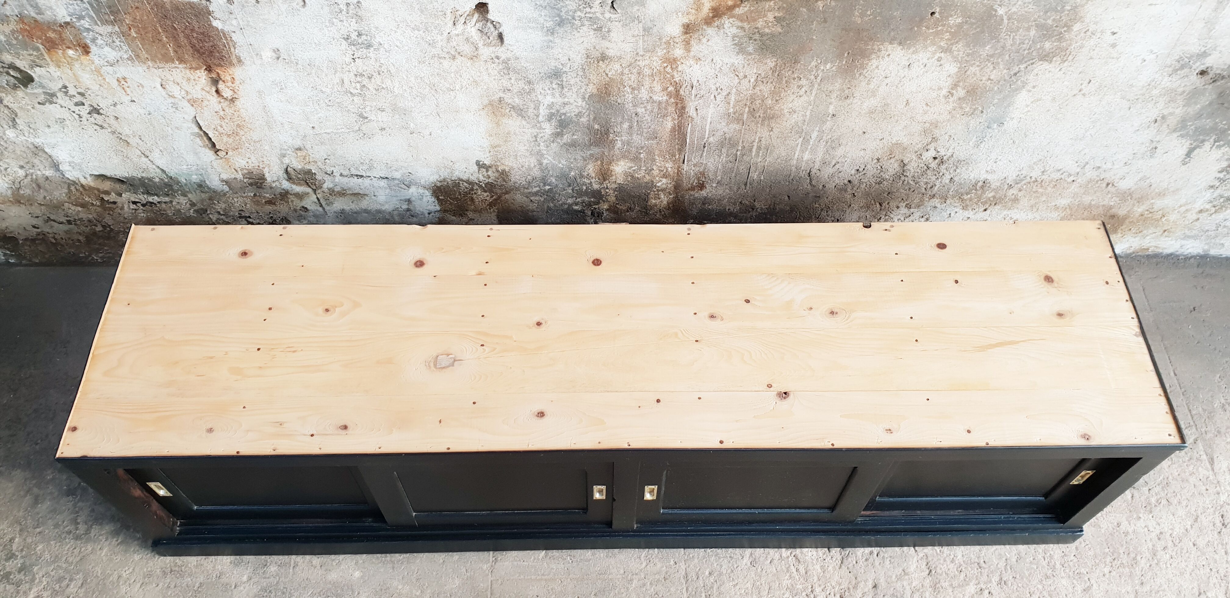 Trade furniture