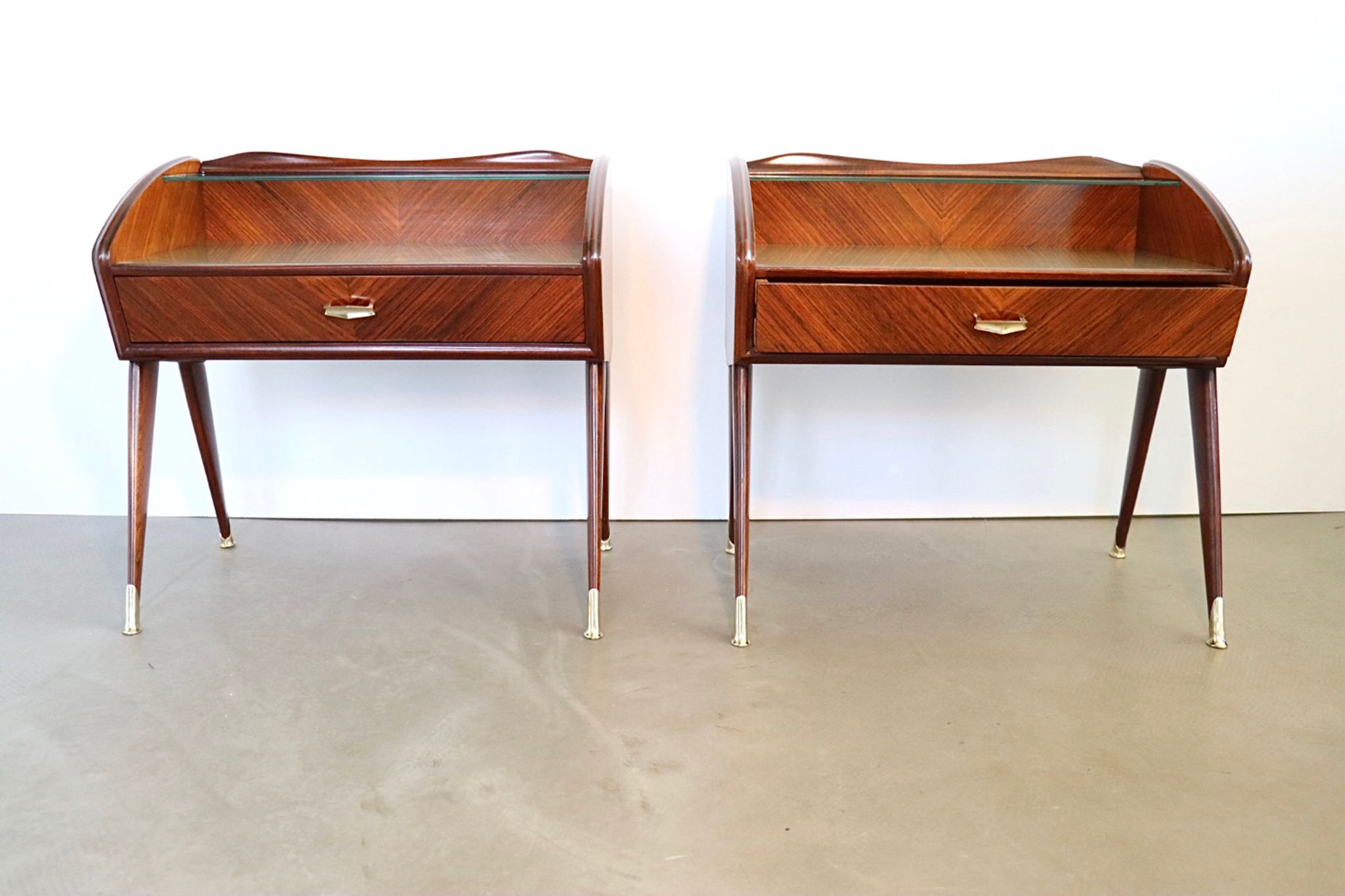 Paire de tables de nuit