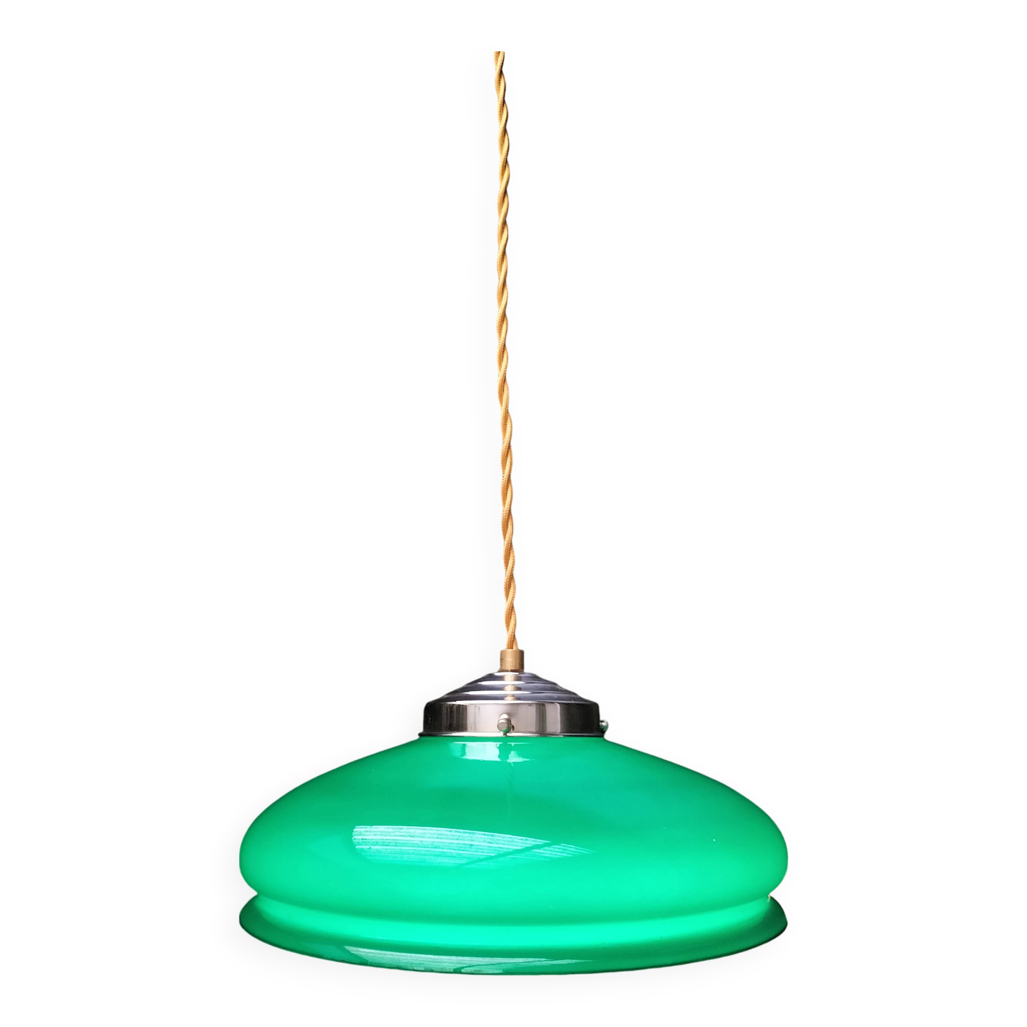 Green opaline suspension
