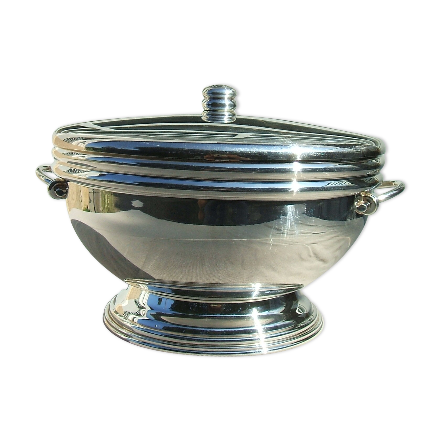 Silver metal soupiere