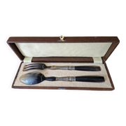Salad serving set in horn and silver-plated metal in the Louis XVI style.