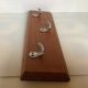 Porte torchons en bois trois doubles crochets aluminium