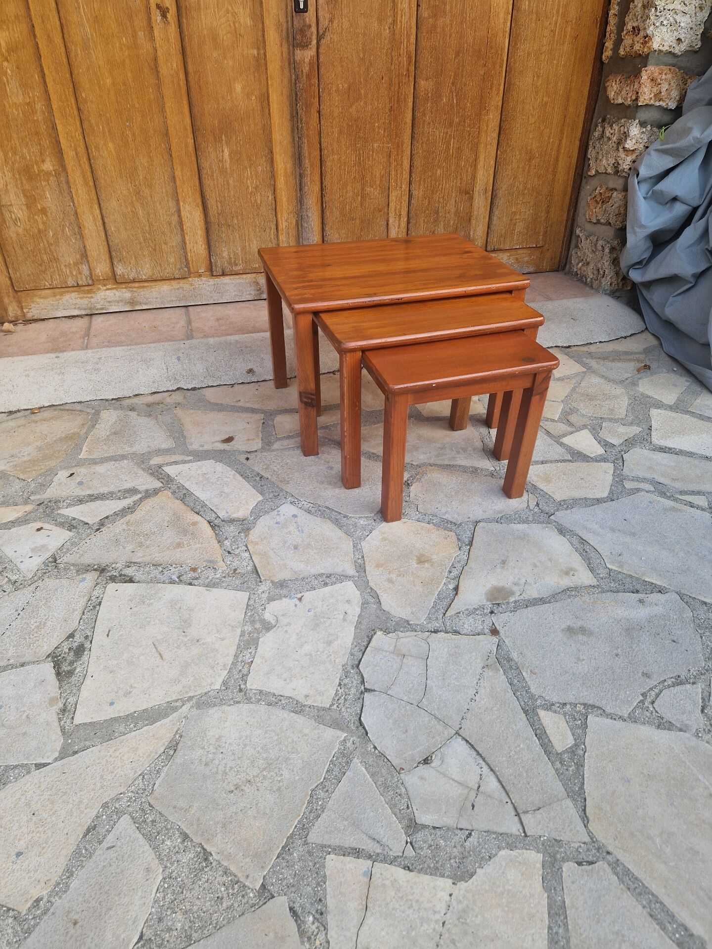 Vintage Scandinavian nesting coffee table