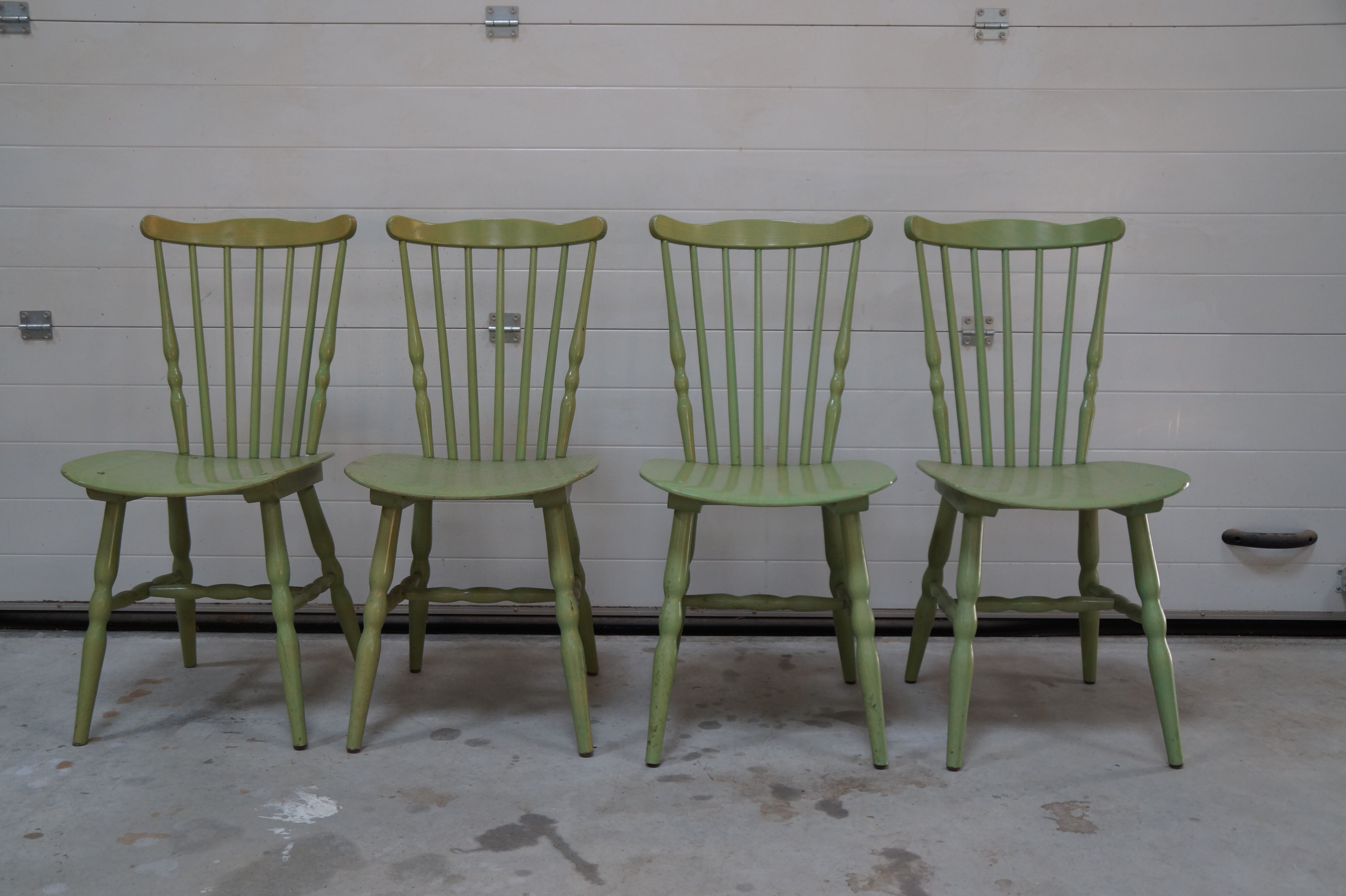 4 chairs baumann green