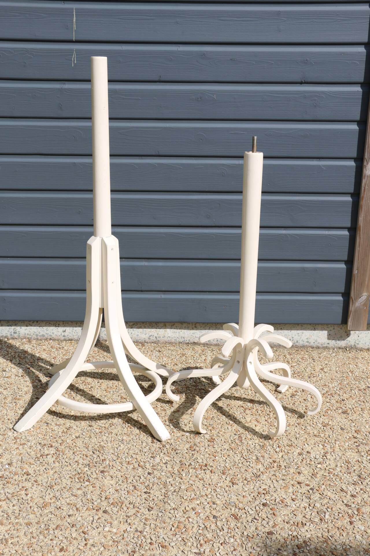 Baumann white parrot coat rack