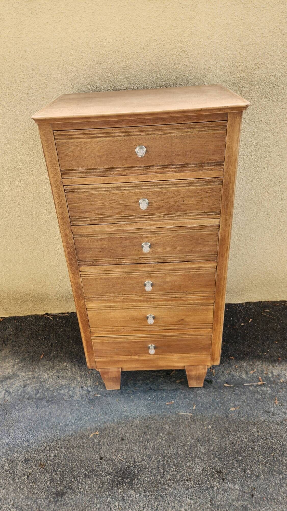 Vintage 1950s oak chest of drawers with 6 drawers.