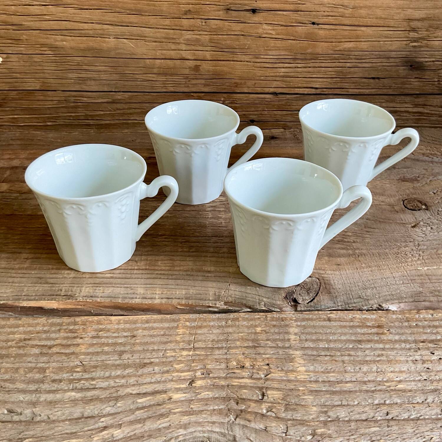 4 tasses vintage porcelaine blanche