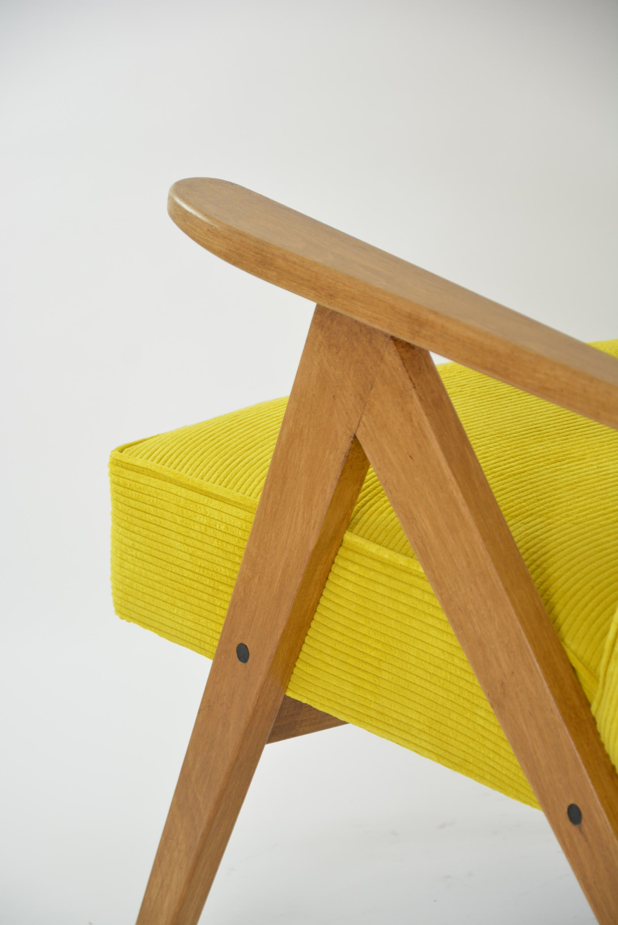 Kompas armchair yellow ribbed velvet