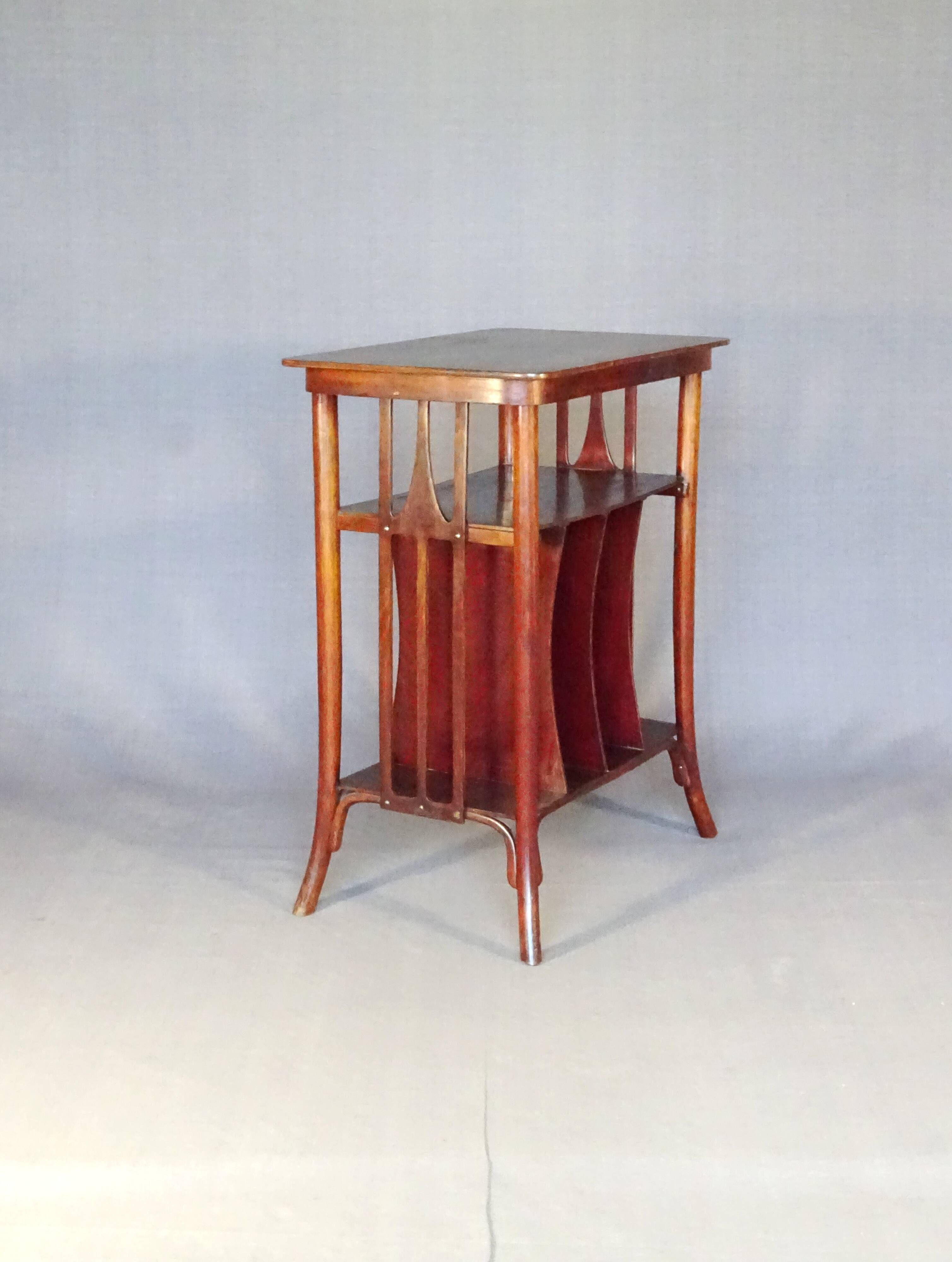 Table à partition N°1075 par Kohn 1905, no Thonet