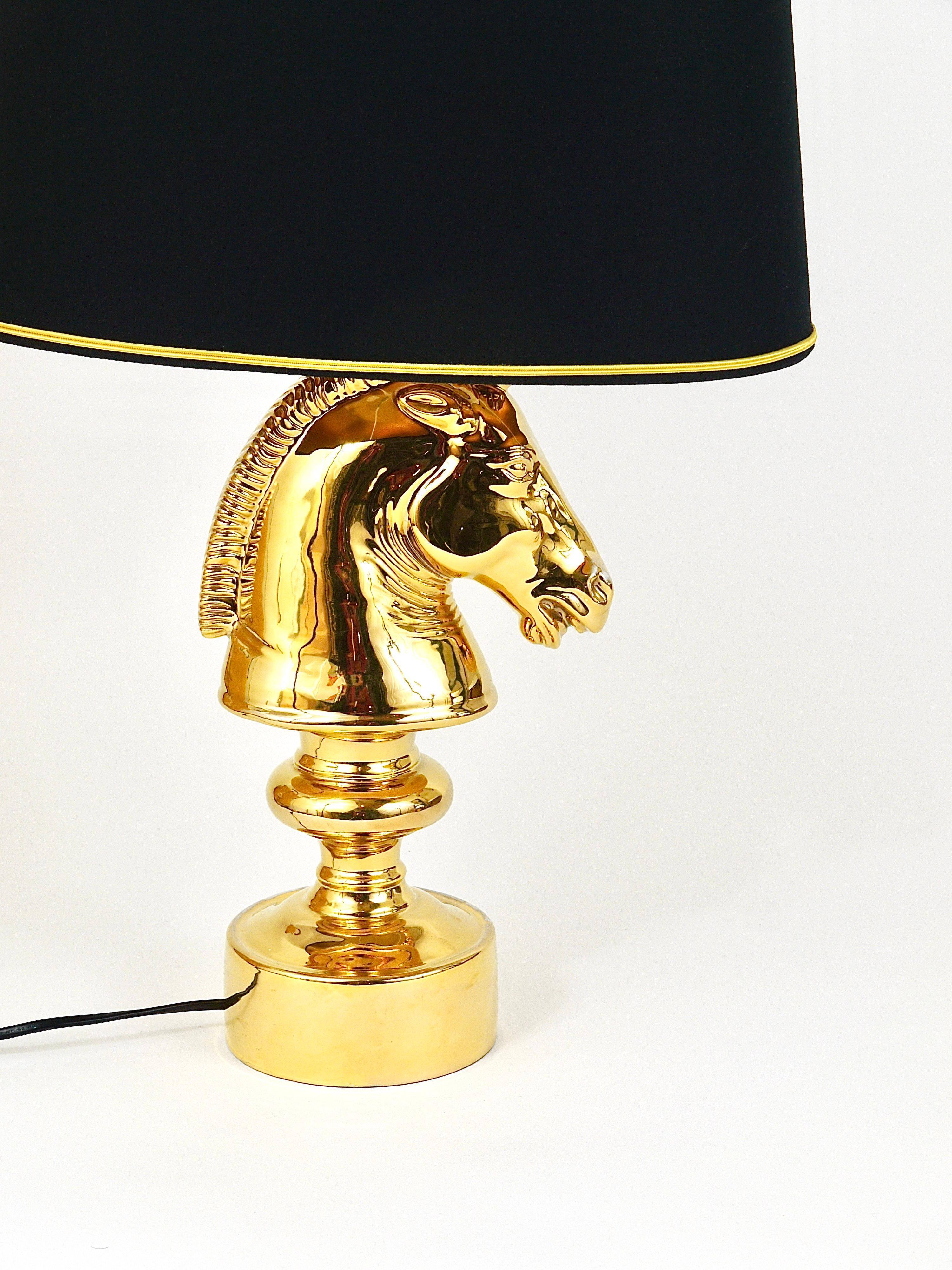 Sculptural Hollywood Regency table lamp in the shape of a horse from the 1970s.