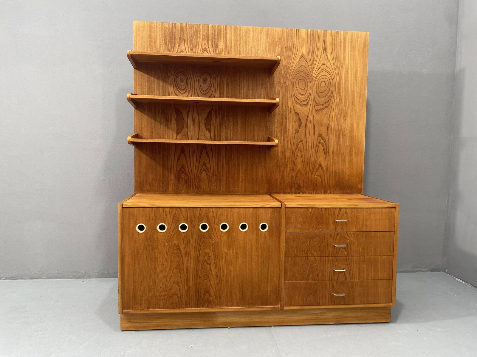 Système d'étagères murales du milieu du siècle par Český nábytek, 1960, Tchécoslovaquie