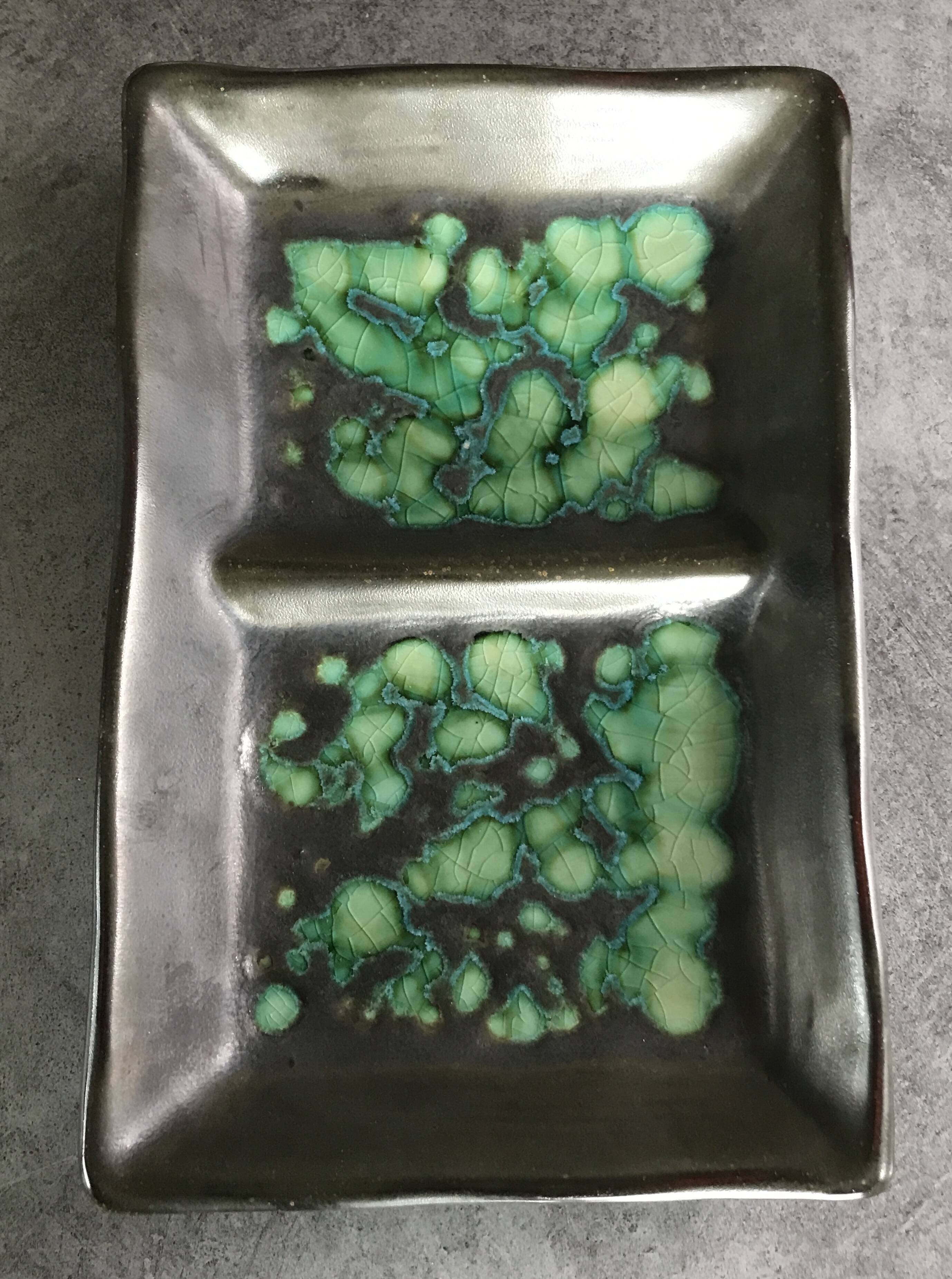 Ceramic presentation dish or bowl, artistic pottery with speckled effect