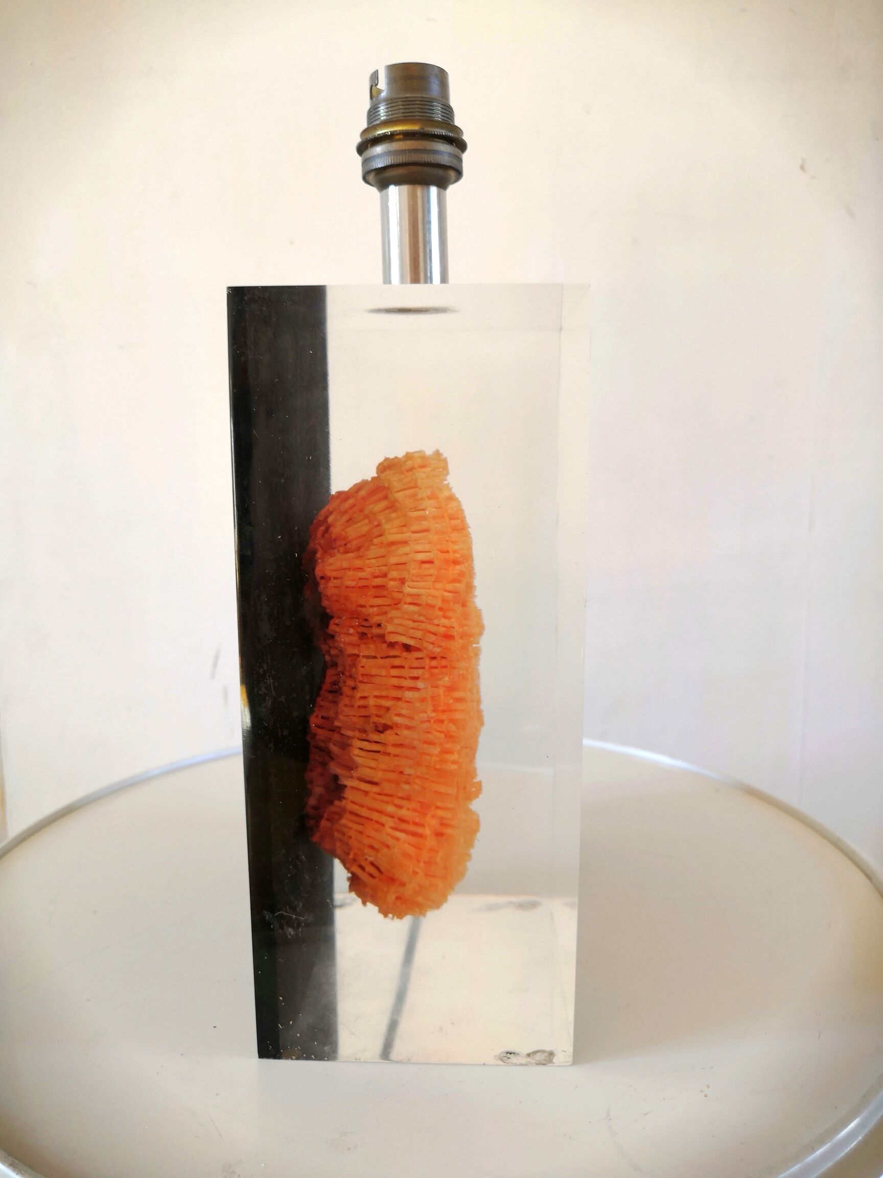 Resin lamp inclusion coral red design 70s
