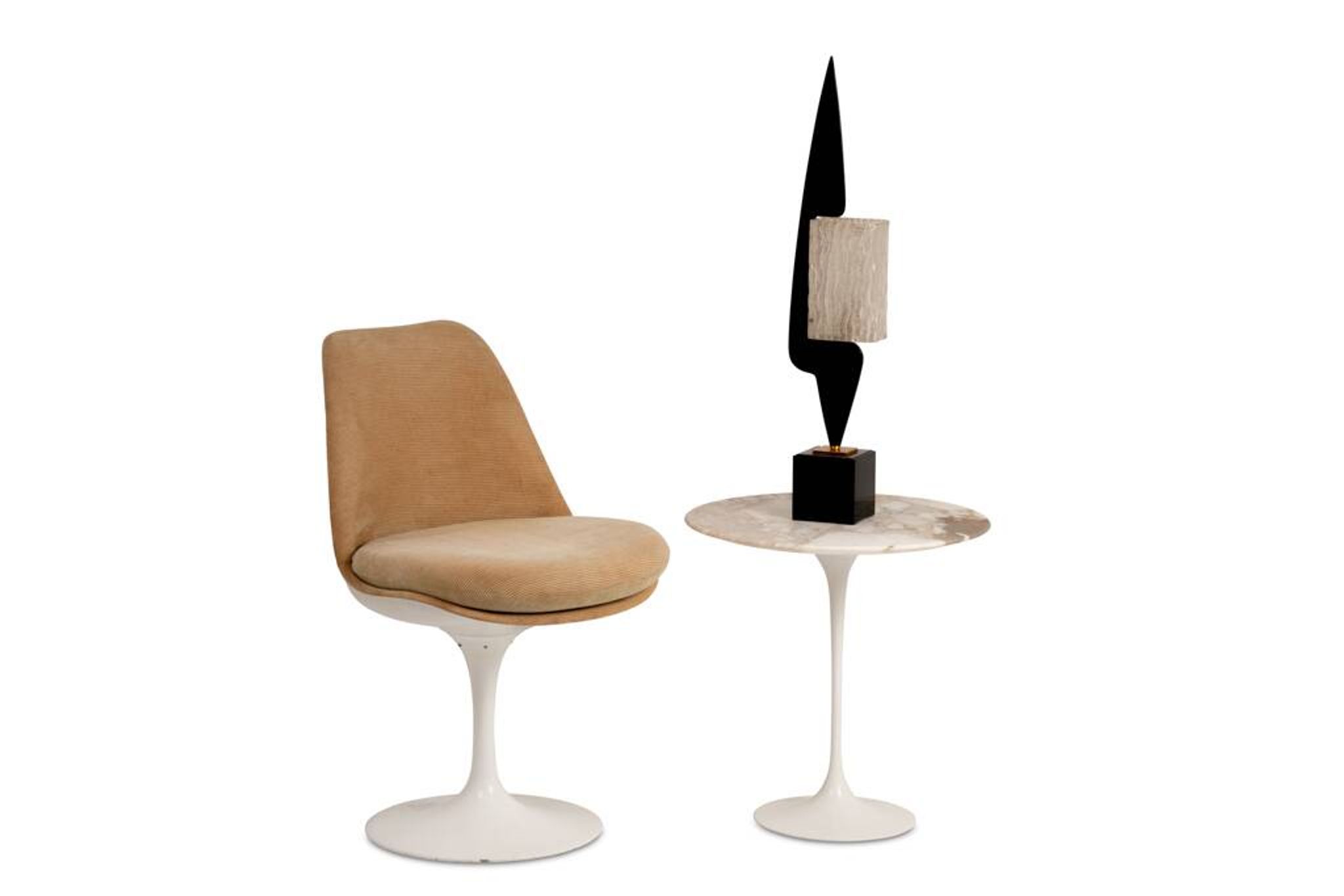 Oval "Tulip" side table by Eero Saarinen for Knoll International, circa 1950.
