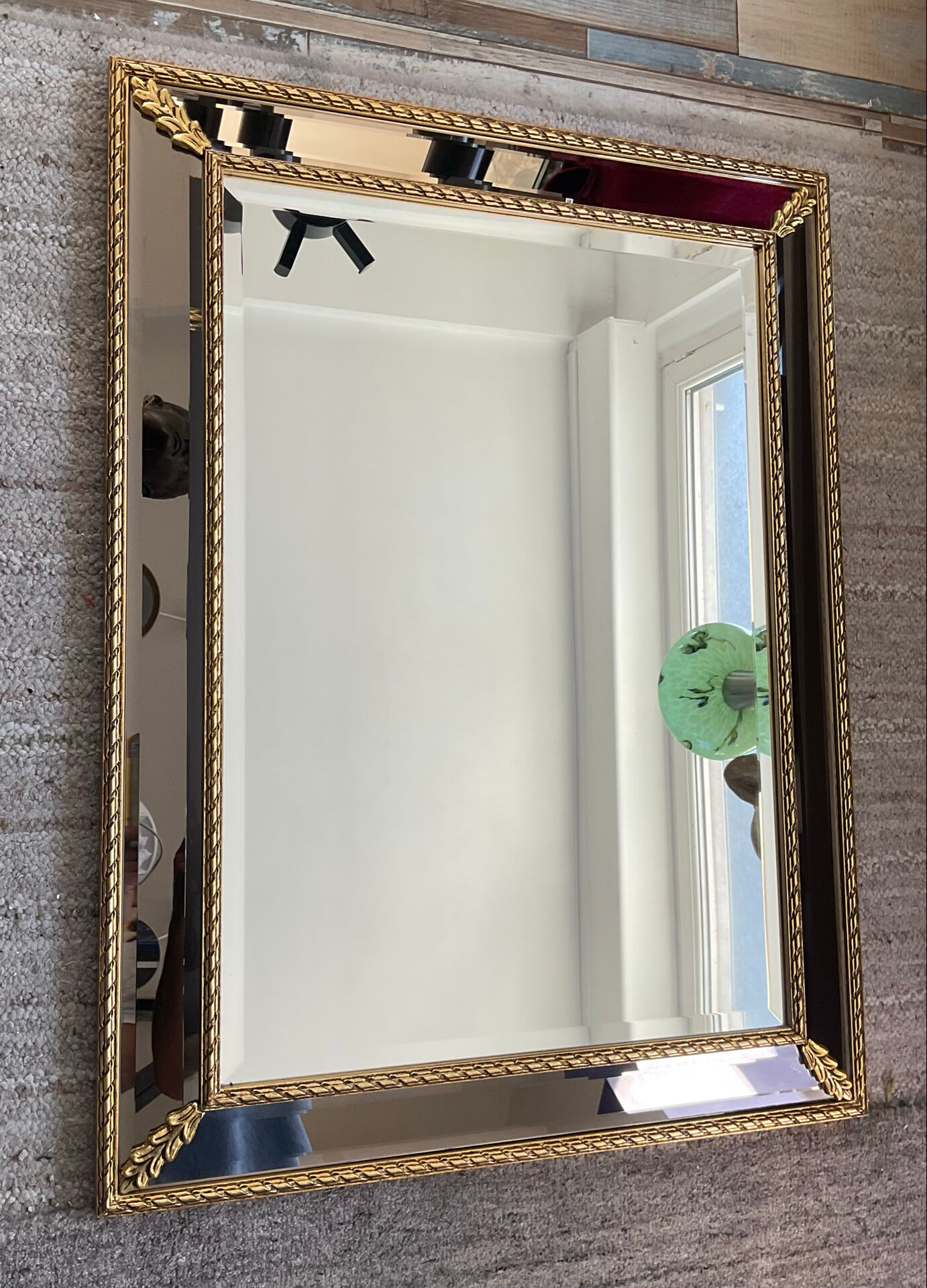 Ancien miroir bois doré et parcloses biseautées 