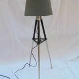 Tripod lamp