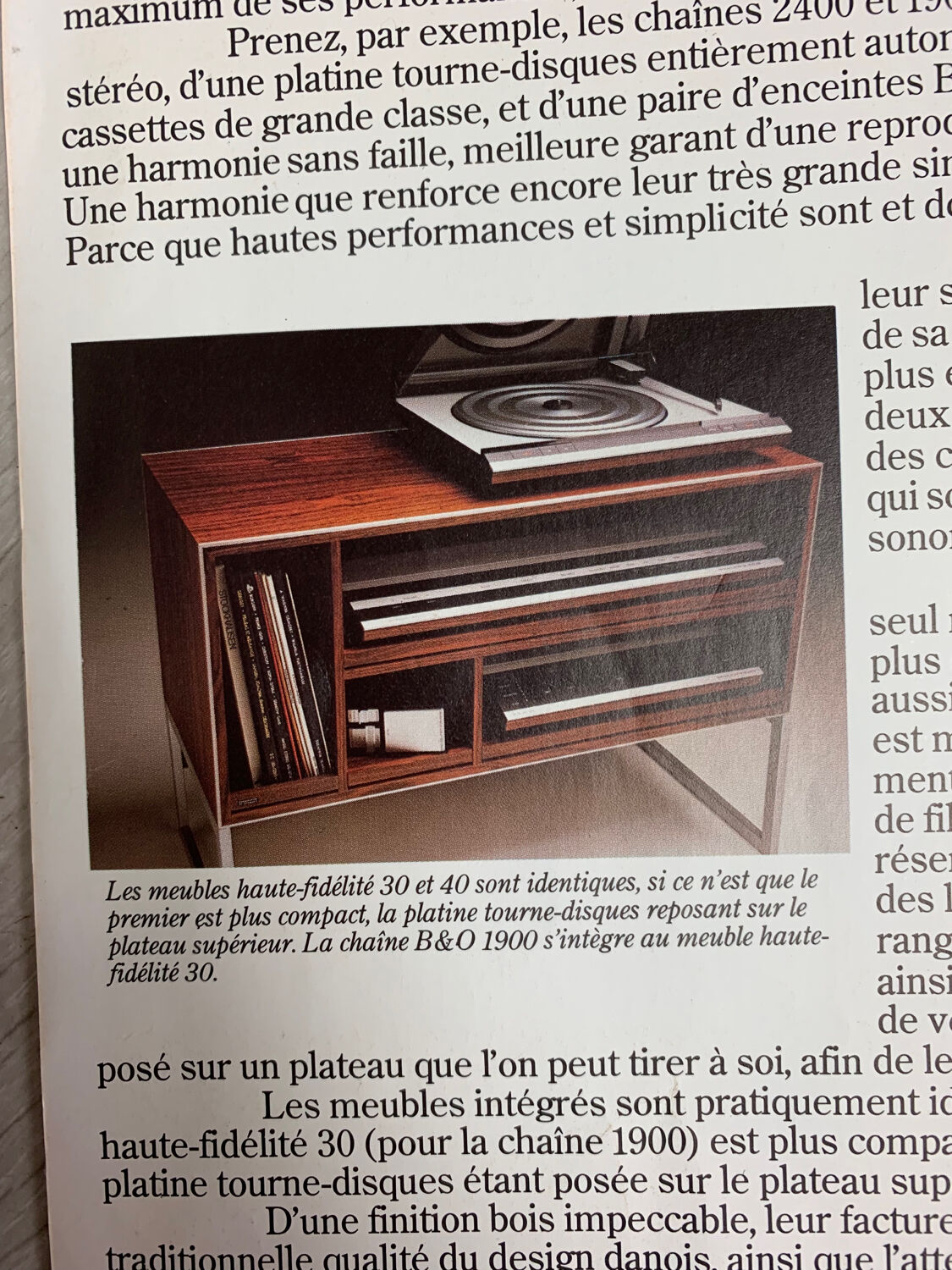 Hi-fi bang and olufsen cabinet