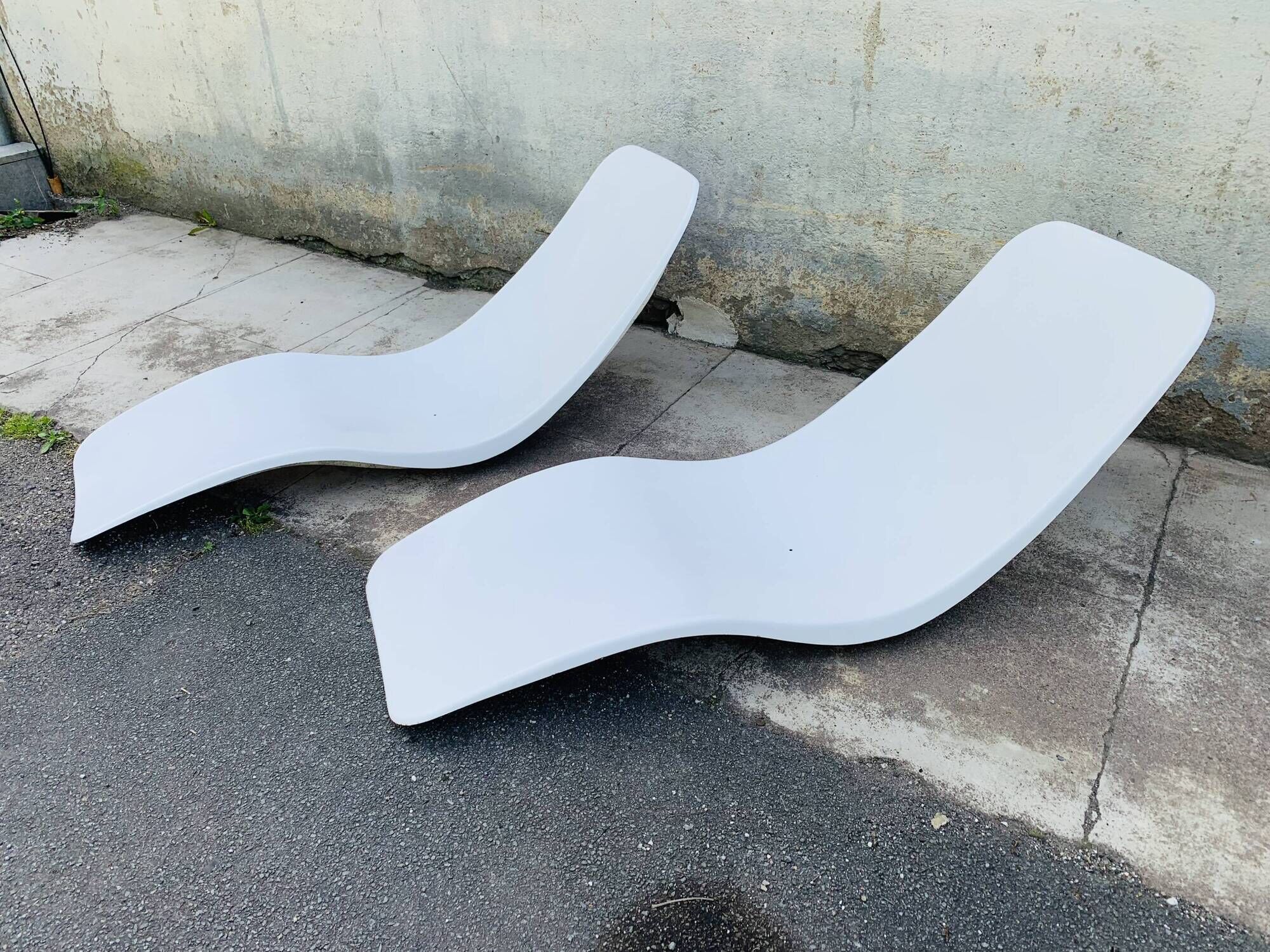 Pair of Eurolax R1 sunbeds by Charles Zublena