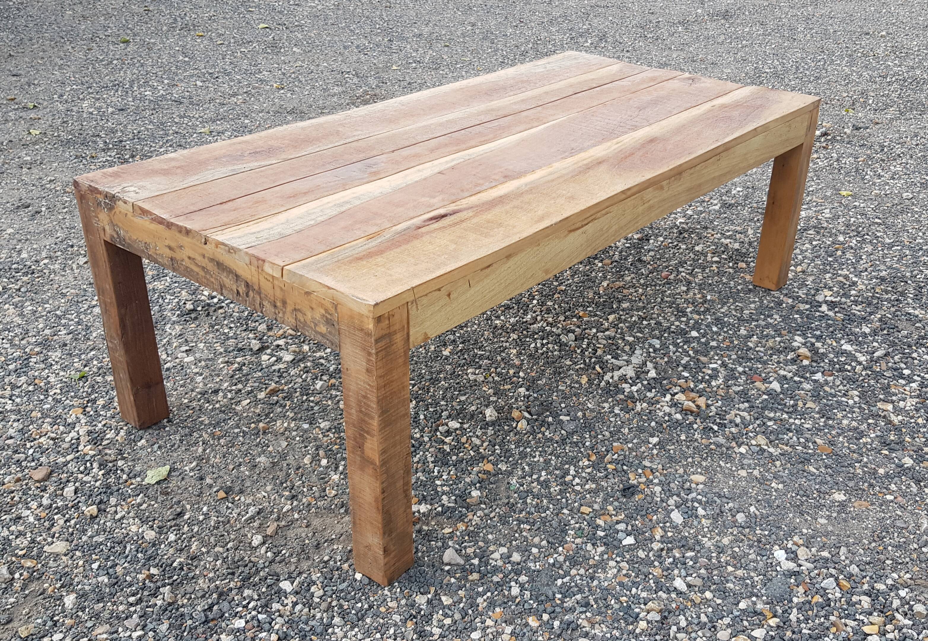 Table basse en teck 140 x 70 x 47 cm