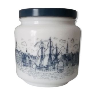 Bocal ancien en opaline