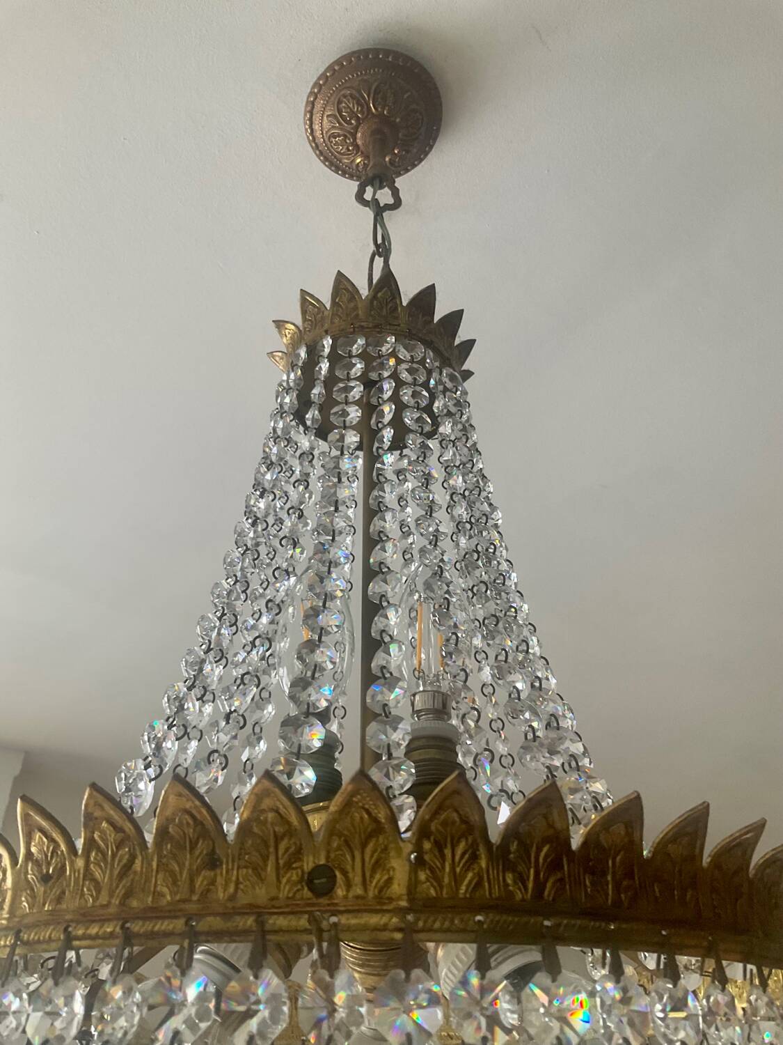 Hot air balloon chandelier in brass and crystal pendants