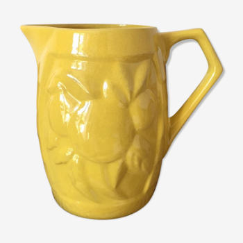 Old yellow pitcher Ceranord