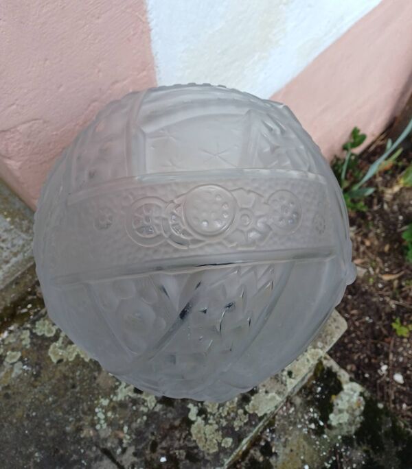 Lampe boule Art Deco Verre moulé pressé Signé Muller