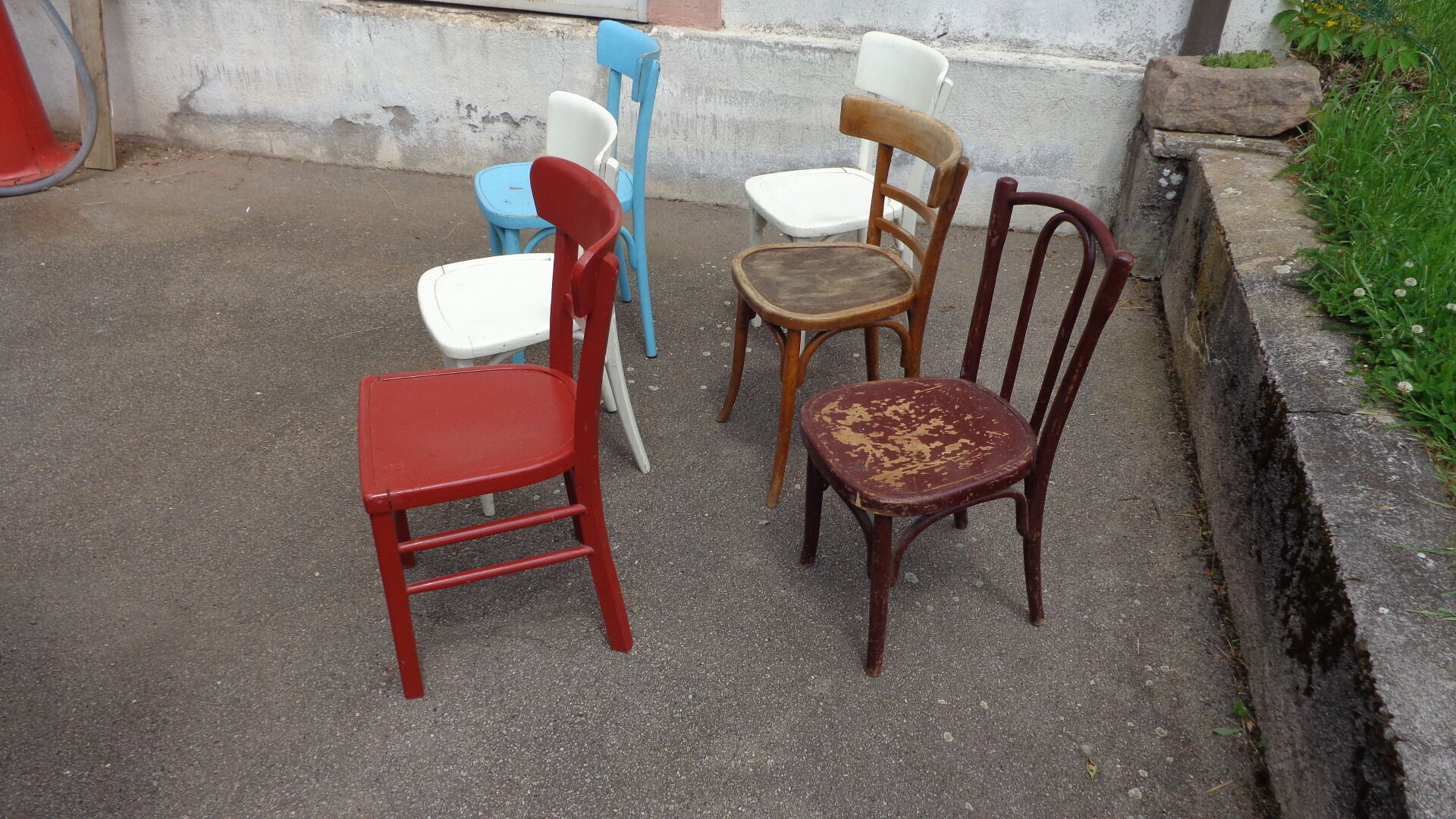 6 chaises bistrot peintes