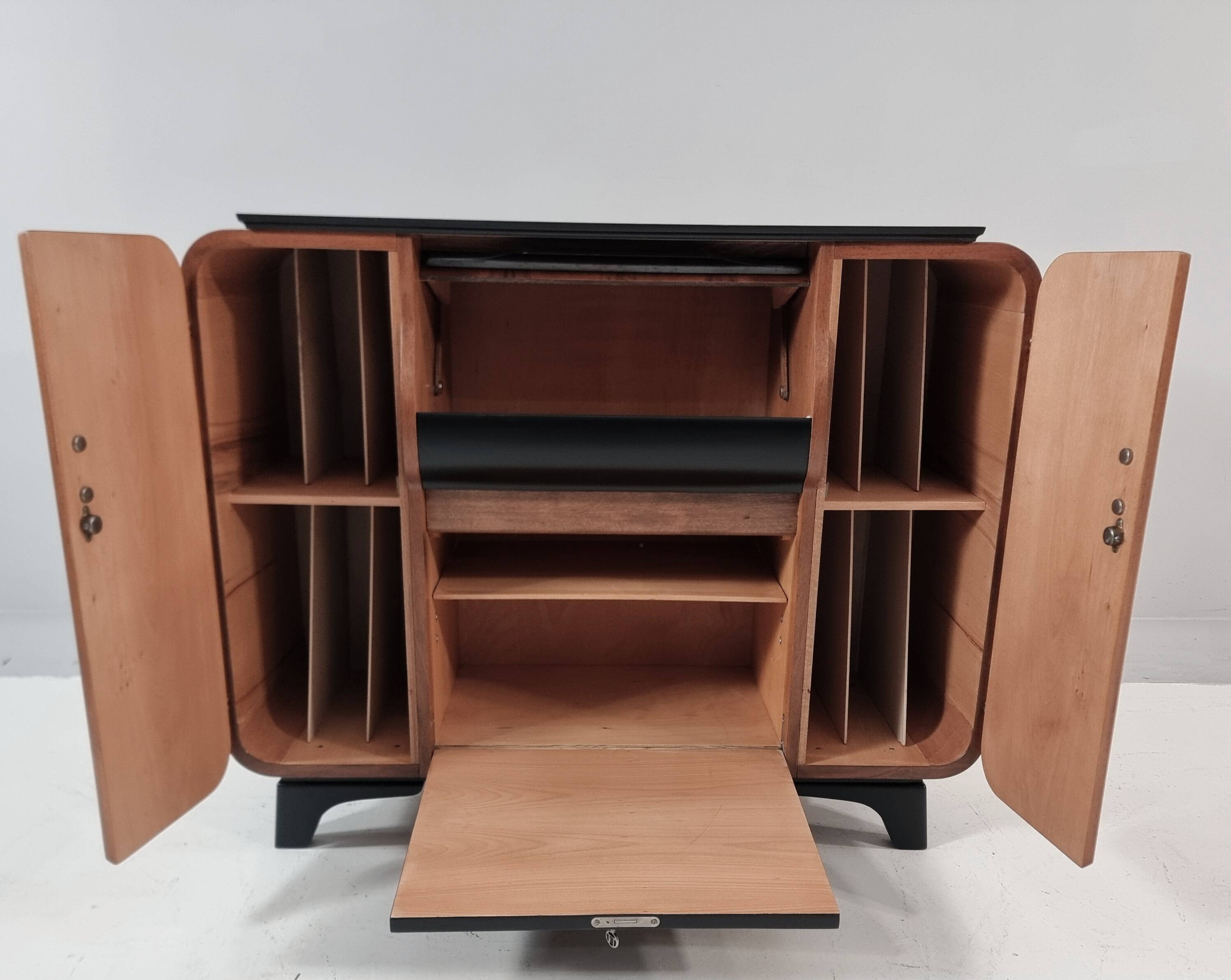 Art Deco Bar Cabinet  by Jindrich Halabala for Up Závody, 1940s.