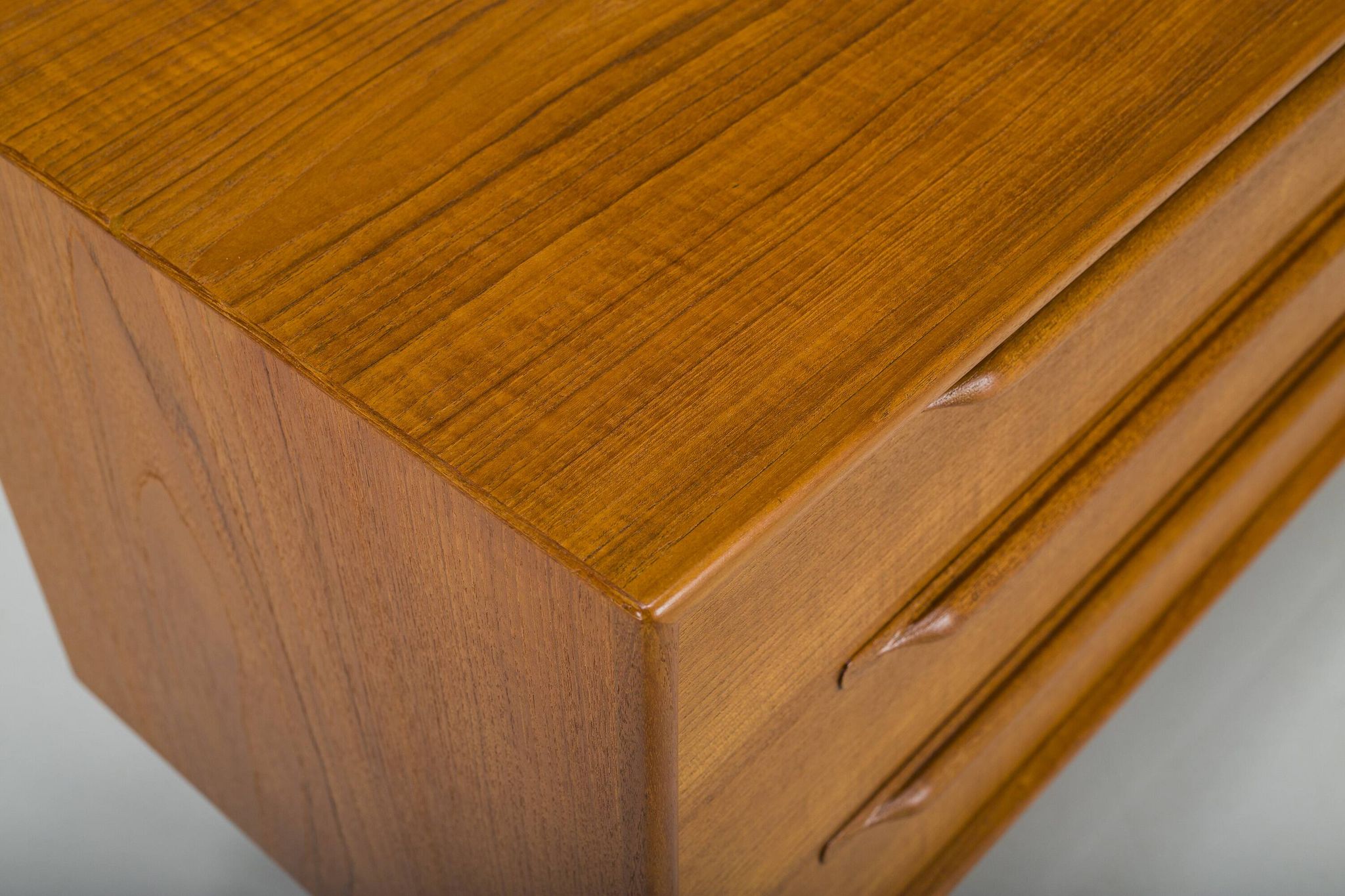 Mid-Century Teak Type RT 200 Sideboard in Teak by Heinrich Riestenpatt for