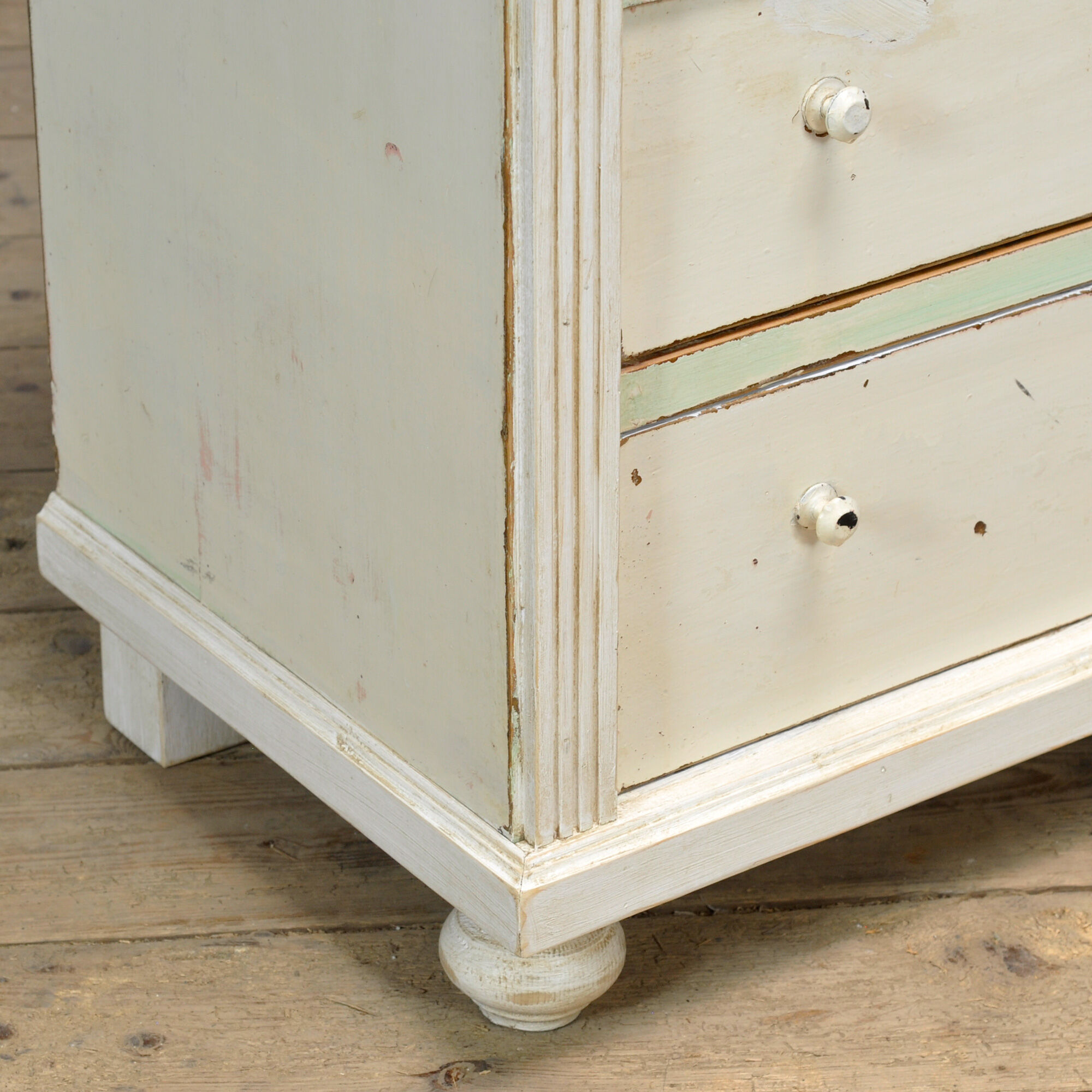 Commode en pin, vers 1910