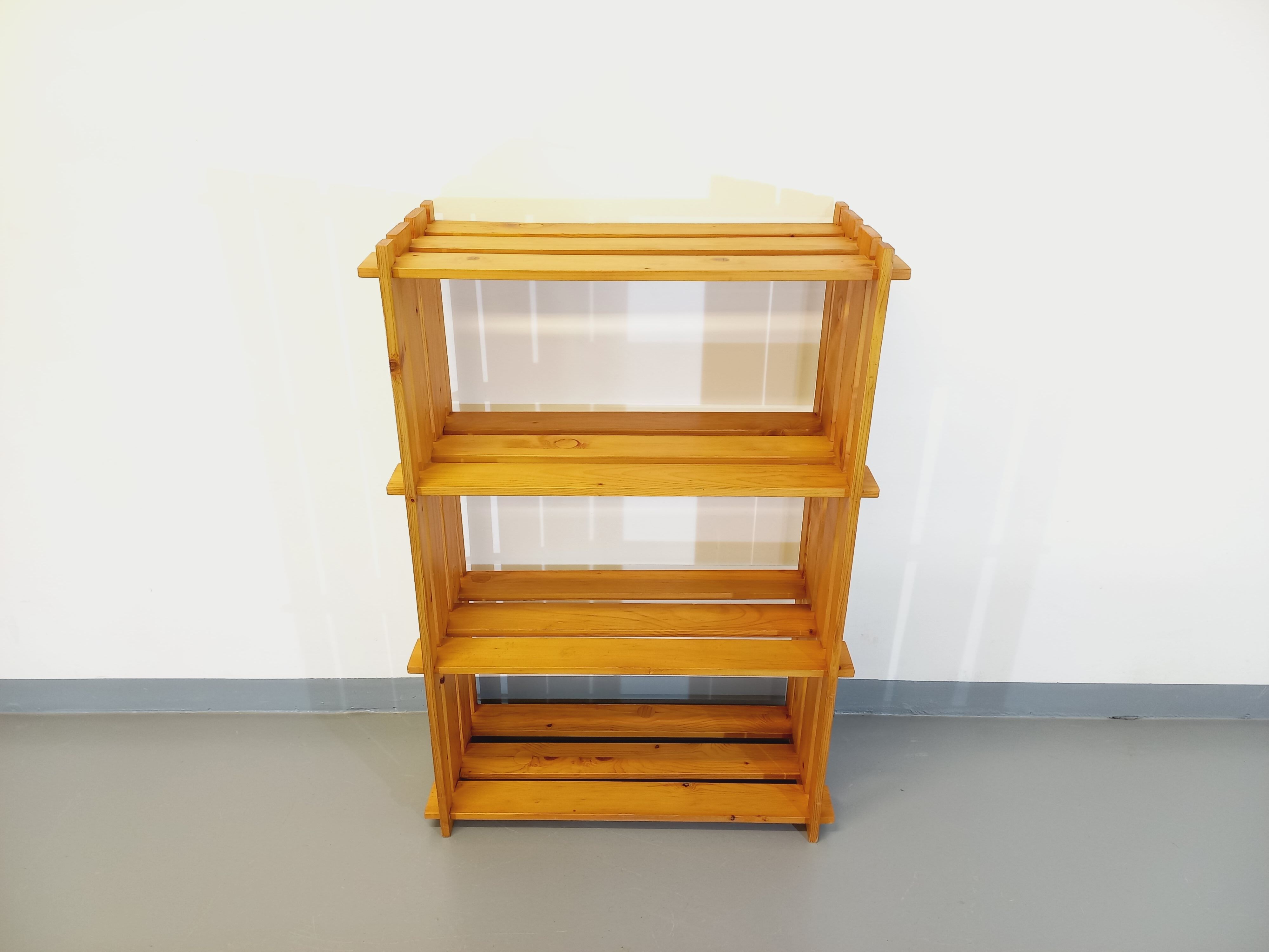 Bookcase vintage pine shelf from the 80s in the style of Maison Regain