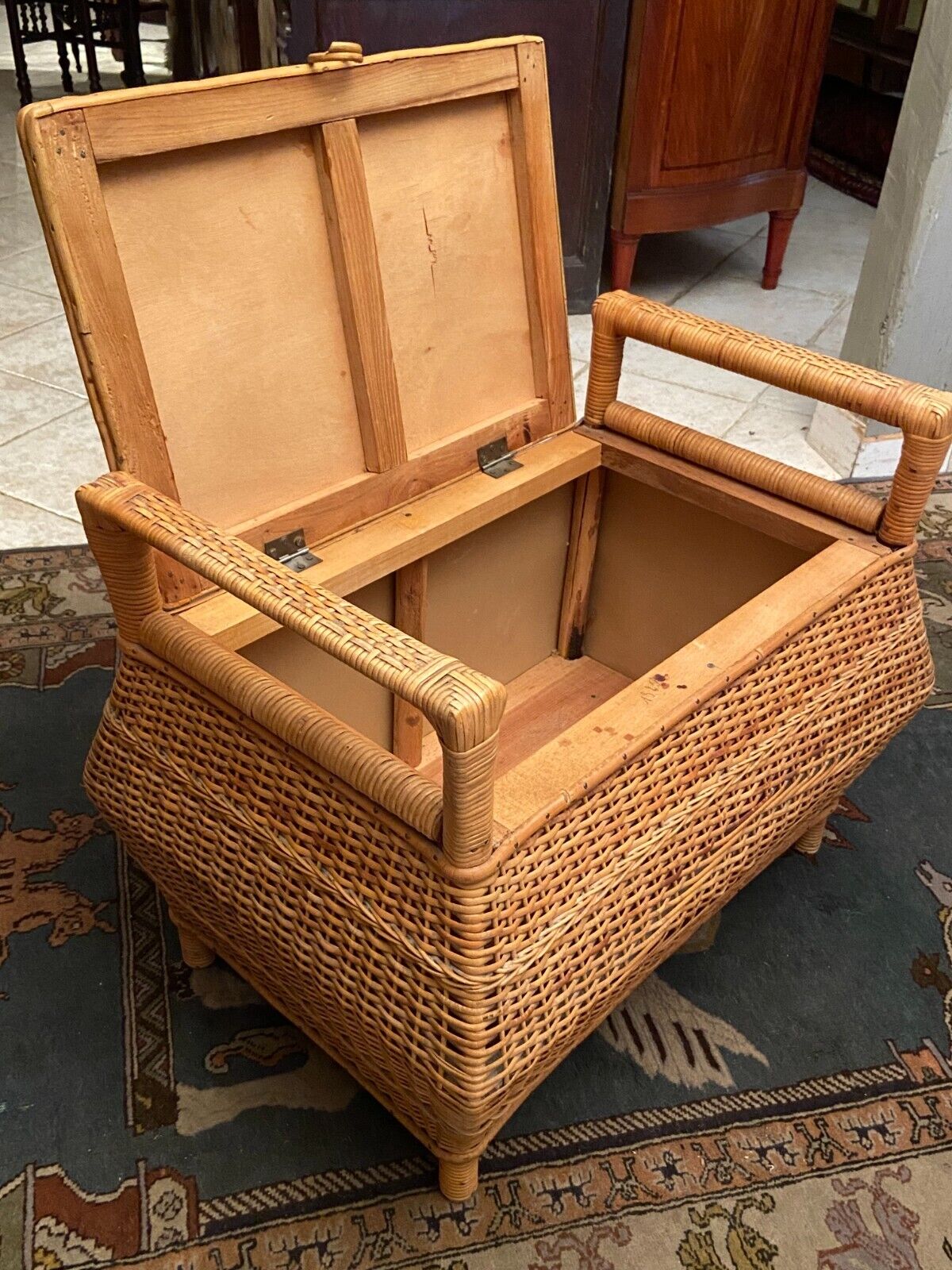 Rattan bench chest 1970-1980
