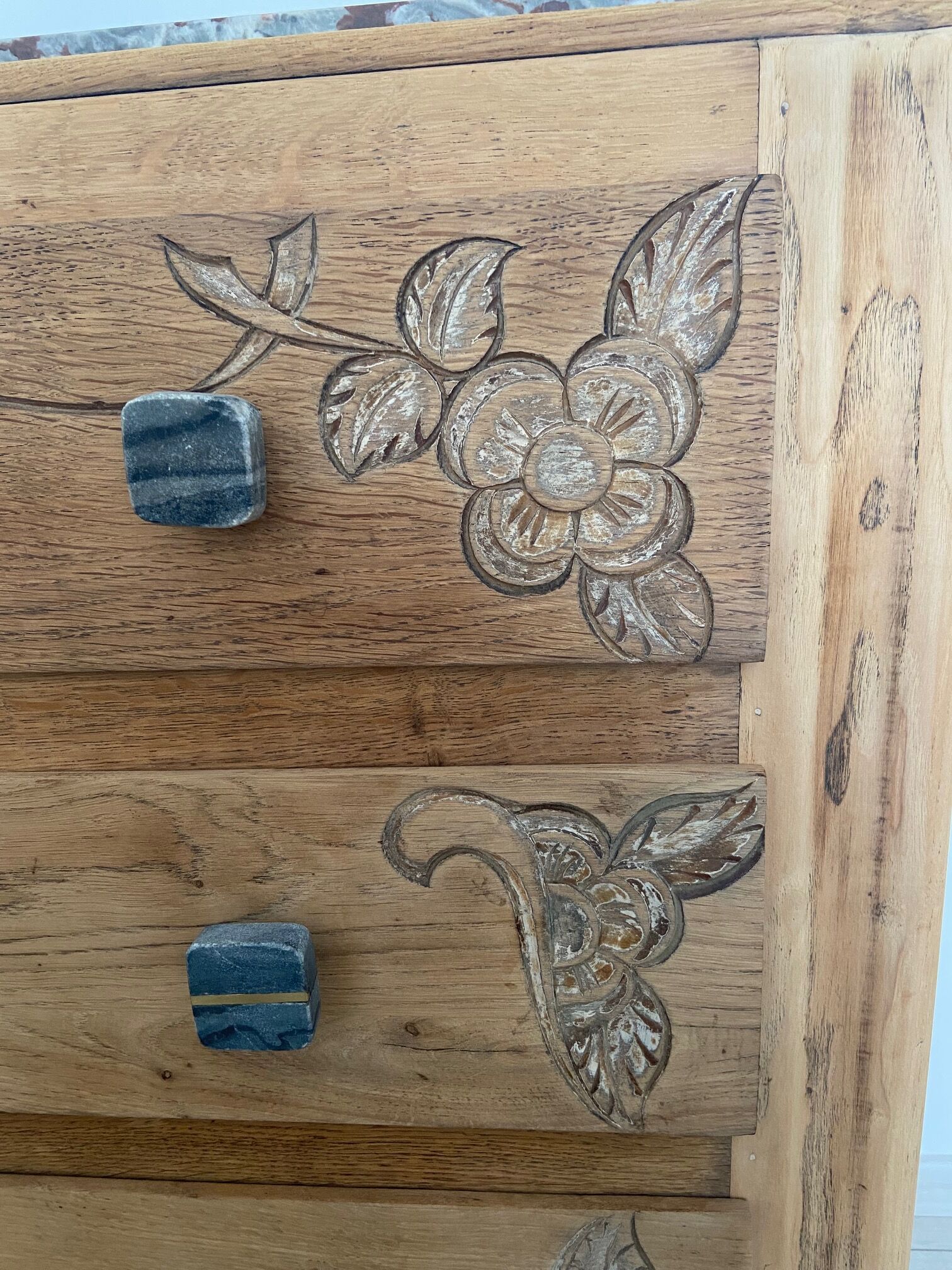 Art Deco chest of drawers