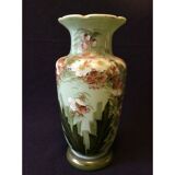 Vase balustre en opaline Louis Philippe florale XIXe